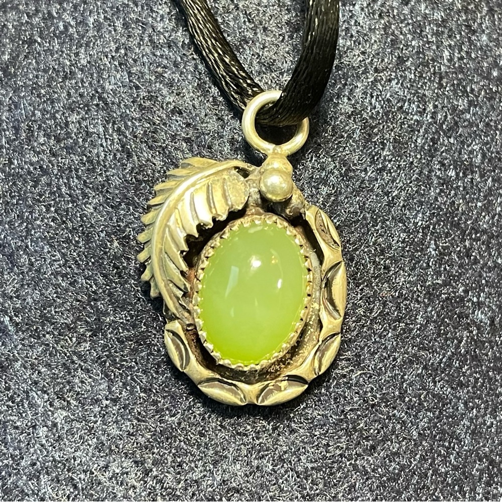 1 1/4” Sterling & Stone Pendant Great Detail. FREE Shipping